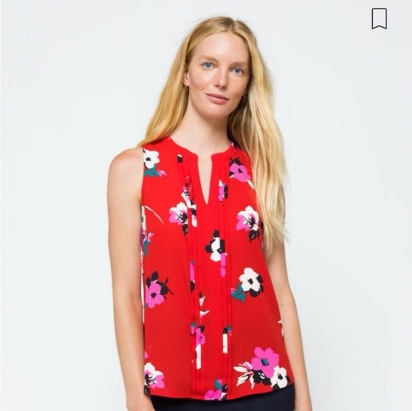 41 Hawthorn Breyson Pleat Detail Women's Blouse | Tropical Floral Red | Medium - Picture 3 of 15